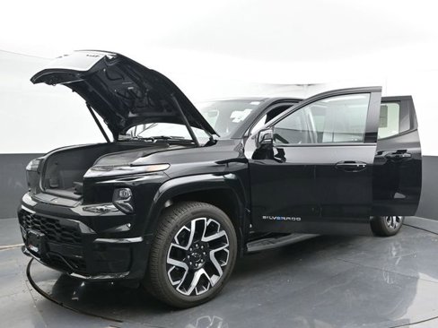 New 2025 Chevrolet Silverado EV RST image 50