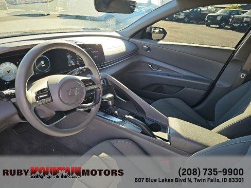 Used 2024 Hyundai Elantra SEL image 12