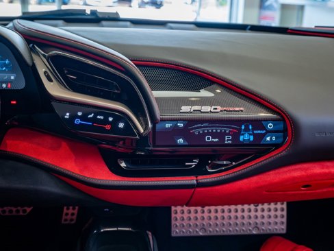 Used 2023 Ferrari SF90 Spider image 14