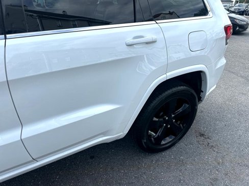 Used 2015 Jeep Grand Cherokee Altitude image 16