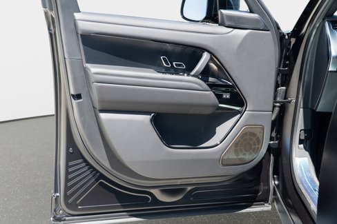 New 2025 Land Rover Range Rover SV image 11