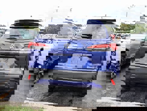 Used 2023 Toyota Corolla Cross XLE image 11