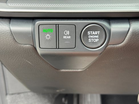 Used 2025 Porsche 911 Carrera image 20