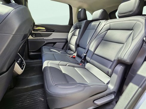 New 2025 Lincoln Nautilus Premier w/ Equipment Group 102A image 27