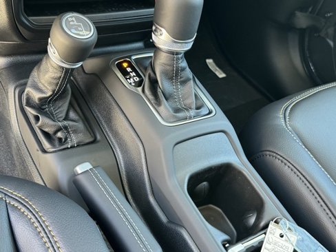 New 2025 Jeep Gladiator Sport image 23