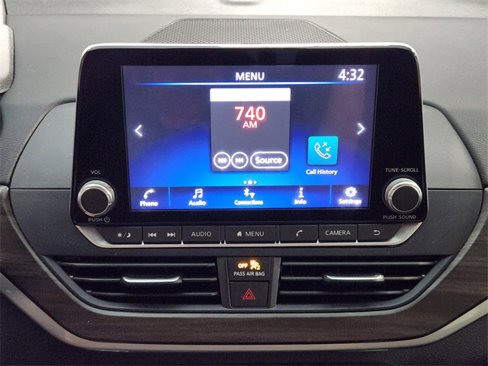 Used 2024 Nissan Altima 2.5 SV image 17
