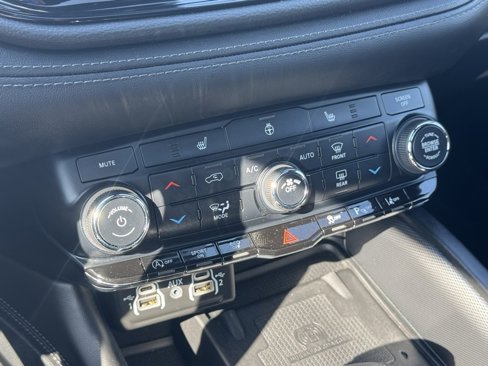Used 2022 Dodge Durango GT image 47