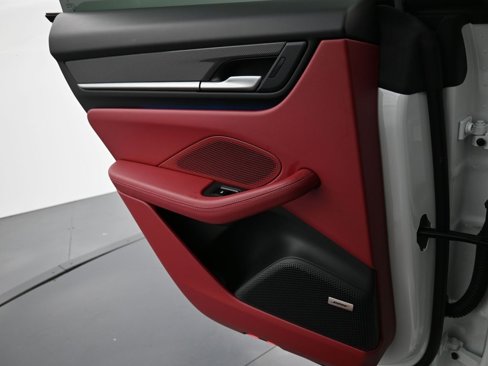 Certified 2025 Porsche Macan 4S Electric image 26