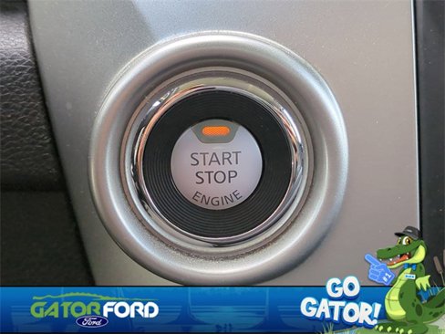 Used 2020 Nissan Titan SV w/ Accessory Utility Package image 27