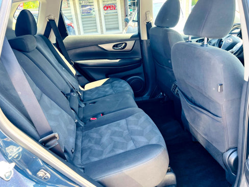 Used 2016 Nissan Rogue SV image 18