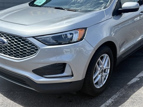 Used 2024 Ford Edge SEL image 3