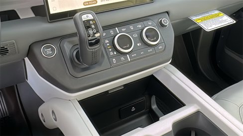 New 2025 Land Rover Defender 110 X-Dynamic SE image 21