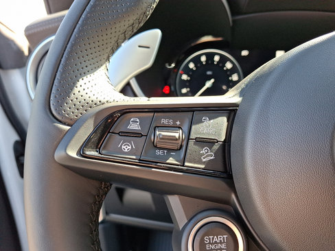 New 2025 Alfa Romeo Stelvio Sprint image 19