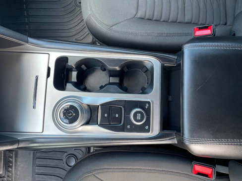 Used 2021 Ford Explorer XLT image 9