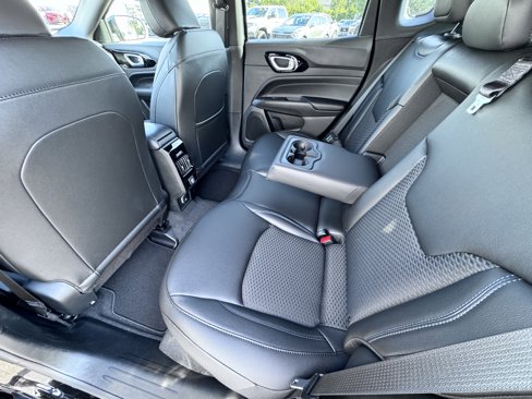 New 2026 Jeep Compass Latitude image 13