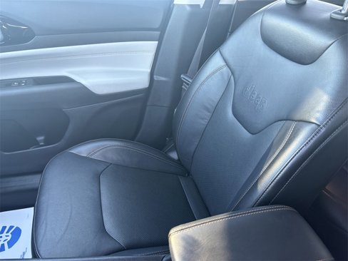 Certified 2022 Jeep Compass Limited image 25