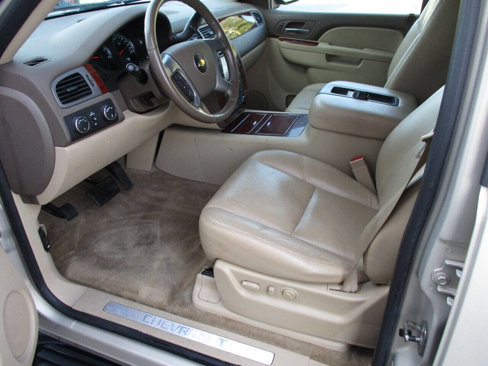 Used 2011 Chevrolet Suburban LTZ image 7
