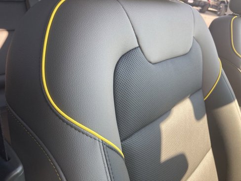 New 2025 Chevrolet Trax ACTIV w/ Sunroof Package image 33
