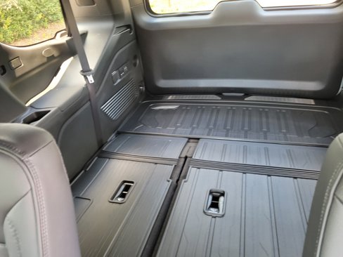 New 2025 GMC Yukon Denali w/ Denali Reserve Package image 5