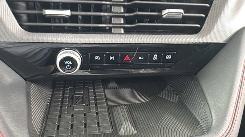 Used 2025 Ford Explorer ST image 29