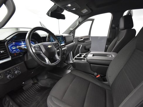 Used 2024 Chevrolet Silverado 2500 LT w/ Convenience Package image 26