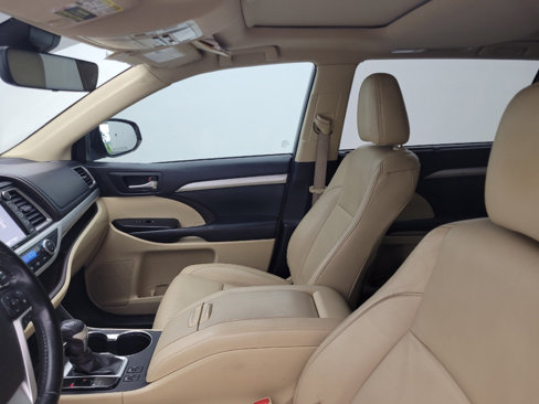 Used 2019 Toyota Highlander XLE image 17
