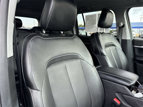 Used 2023 Jeep Grand Cherokee Limited image 24