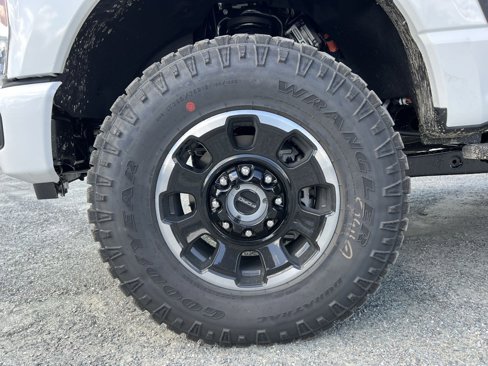 New 2026 Ford F350 Platinum w/ Tremor Off-Road Package image 12