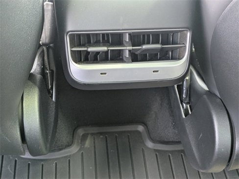 Used 2024 Tesla Model Y Long Range image 16
