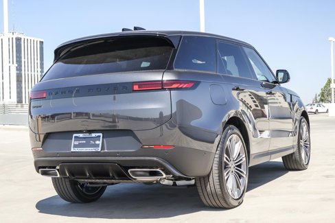 New 2025 Land Rover Range Rover Sport SE image 4