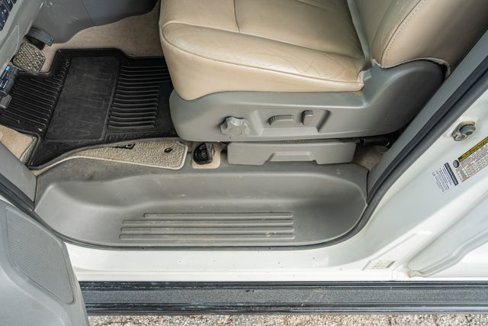 Used 2013 Nissan NV 3500 SL w/ Technology Pkg image 18