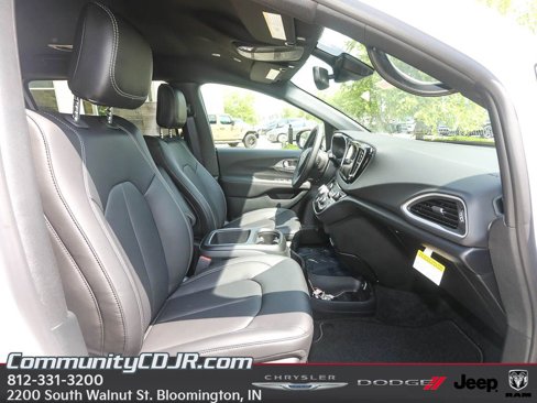 New 2025 Chrysler Voyager LX image 19