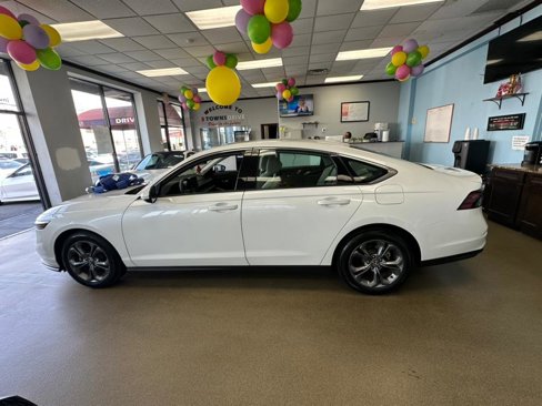 Used 2023 Honda Accord EX image 7