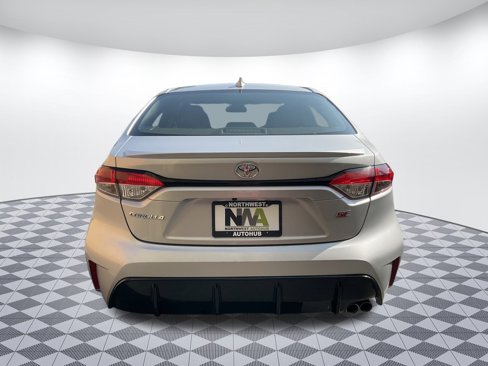 Used 2024 Toyota Corolla SE image 4