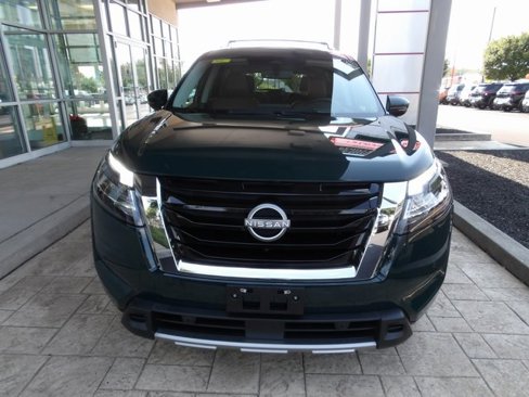 Certified 2023 Nissan Pathfinder Platinum image 2