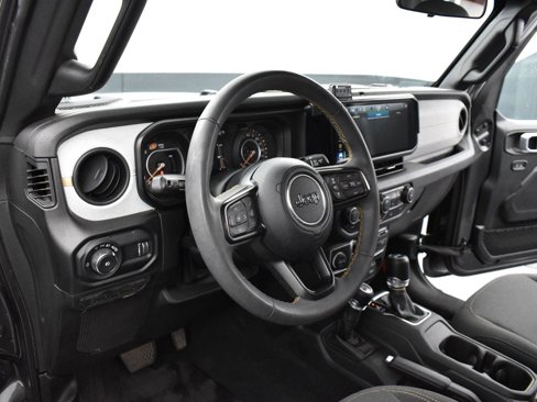 Used 2024 Jeep Wrangler Willys image 13