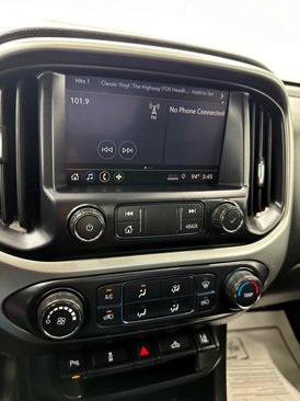 Used 2020 Chevrolet Colorado LT w/ Safety Package image 14