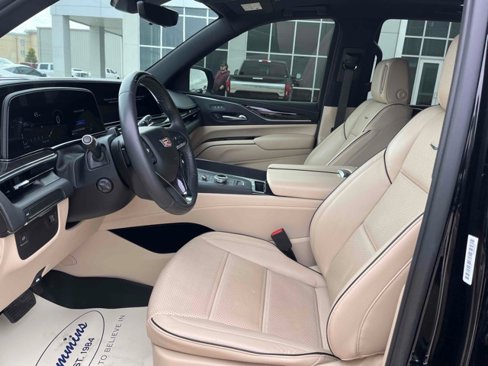 Used 2023 Cadillac Escalade Premium Luxury image 22