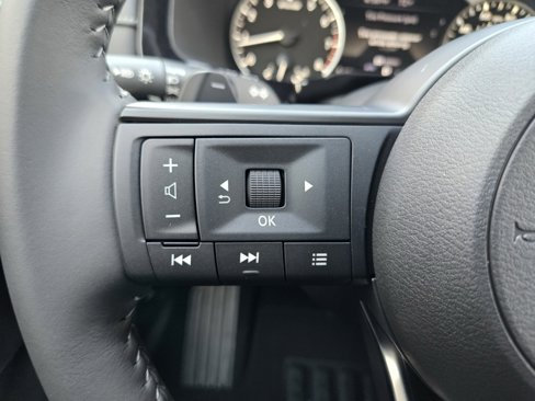 New 2025 Nissan Pathfinder SV w/ Cargo Package image 11