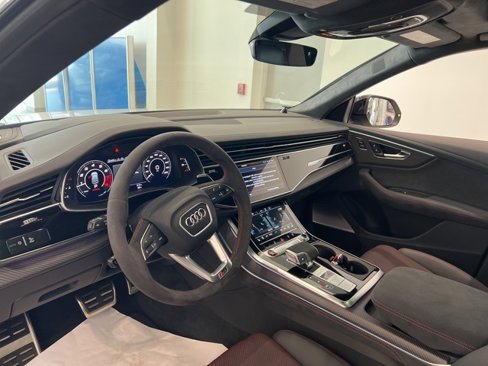 New 2025 Audi RS Q8 performance image 12