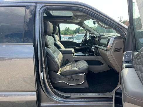 New 2025 Ford F250 Platinum w/ Platinum Plus Package image 24