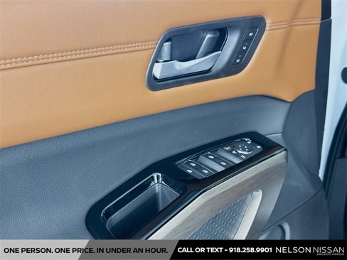 New 2025 Nissan Pathfinder Platinum image 18
