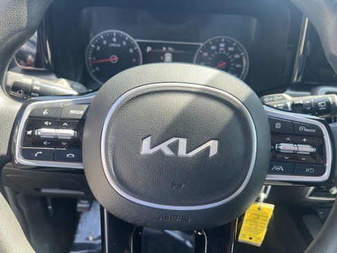 Used 2022 Kia Sorento LX image 18