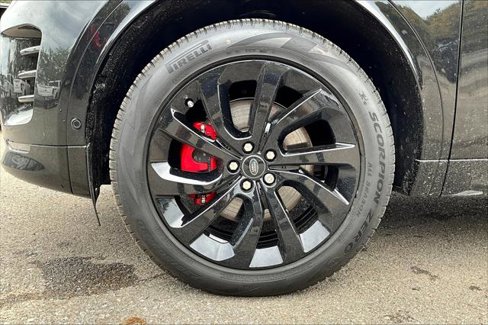 Used 2024 Land Rover Discovery Sport Dynamic SE image 2