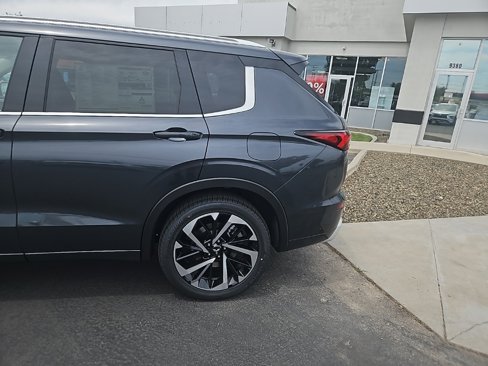 New 2025 Mitsubishi Outlander SEL image 13