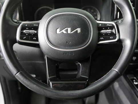 Used 2022 Kia Sorento S image 15