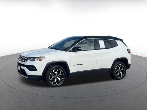 Used 2025 Jeep Compass Limited image 11