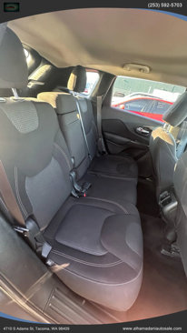 Used 2016 Jeep Cherokee Latitude w/ Cold Weather Group image 8