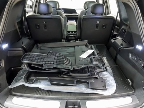 New 2026 Cadillac Vistiq Sport w/ LPO, Floor Liner Package image 22