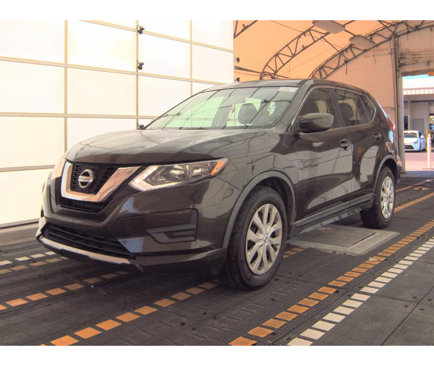Used 2017 Nissan Rogue S image 2